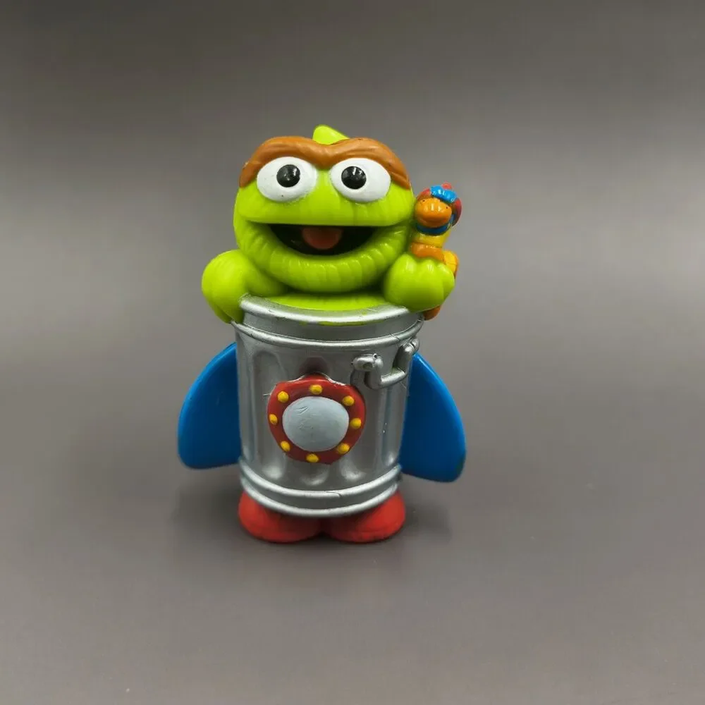 Sesame Street Rocket Ship Oscar Pvc Figure with Slimey Worm Outer Space Tyco